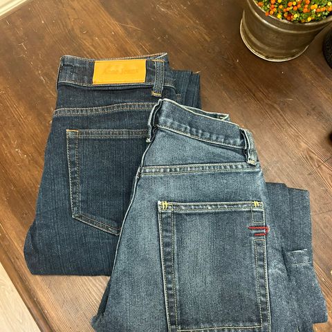 Jeans fra Acne og Diesel selges samlet for 450,-