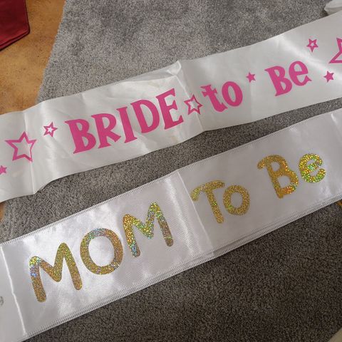 Mom to be og bride to be