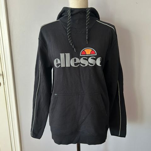 NY Ellesse hettegenser (Str. S)