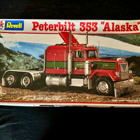 Peterbilt 353 Alaska Byggesett fra Revell (1984) uåpnet