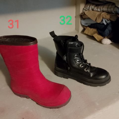 Sorte boots i str 32.