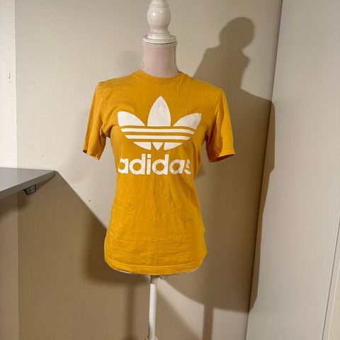 Adidas tee