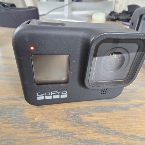 Gopro 8 black med Red light problem