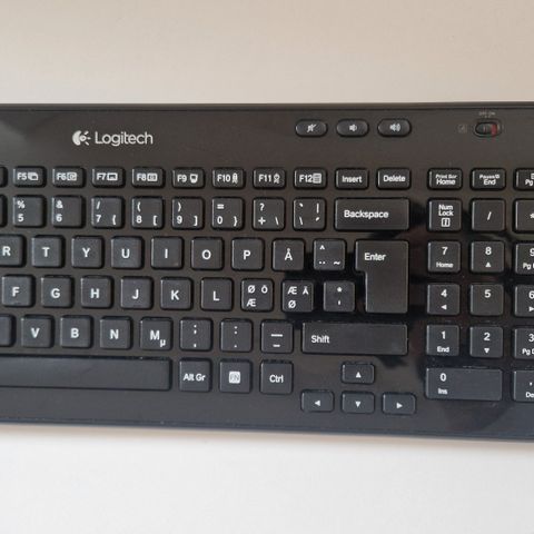 Logitech trådløst tastatur til salgs