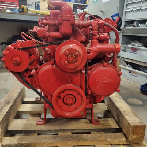 Ny/ubrukt 3 sylindret dieselmotor/industrimotor.