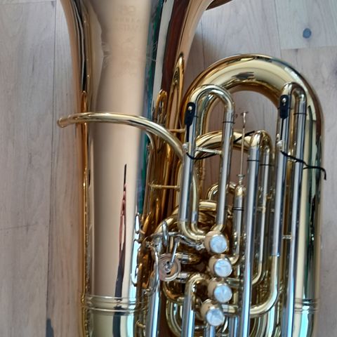 6/4 York. Eastman 836g C tuba,Goldbrass bell .