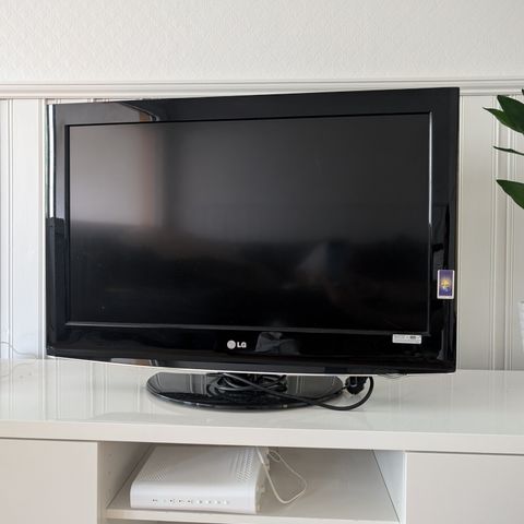 32' LG tv