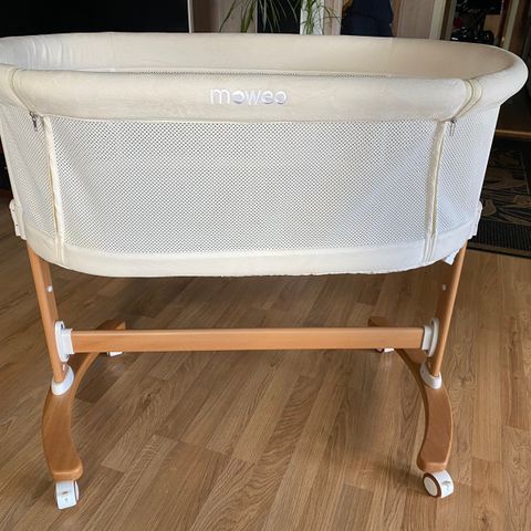 Moweo Bedside Crib