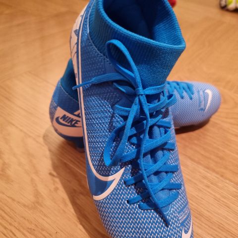 Ubrukte Nike Mercurial fotballsko strls 36,5