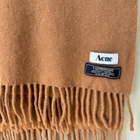 Kamelfarget Acne skjerf