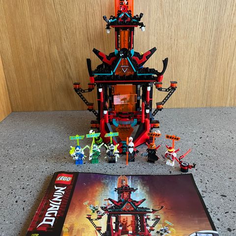 Lego Ninjago 71712 Galskapens keiserlige tempel