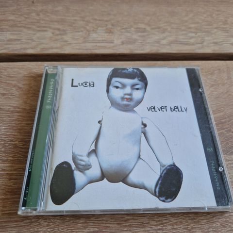 Velvet Belly - Lucia