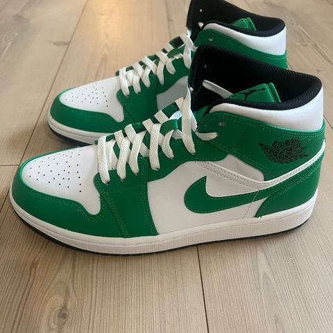 Nike Air Jordan 1 Lucky Green