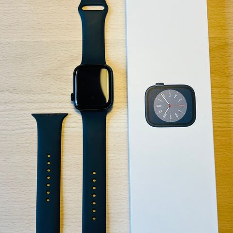 Veldig lite brukt Apple Watch Series 8