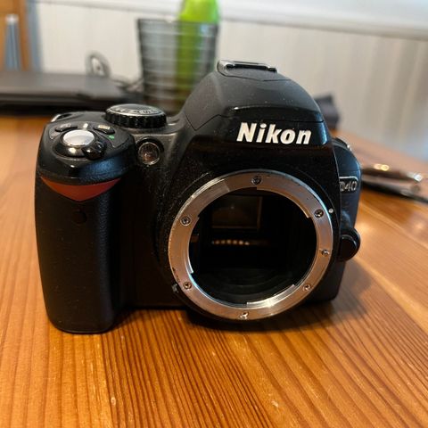 Nikon D40