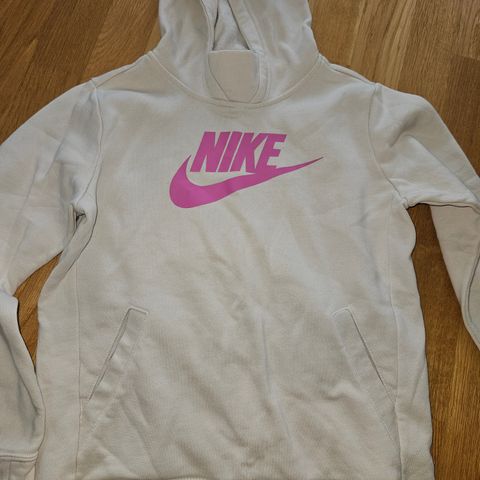 Nike genser strl 146 152 jente