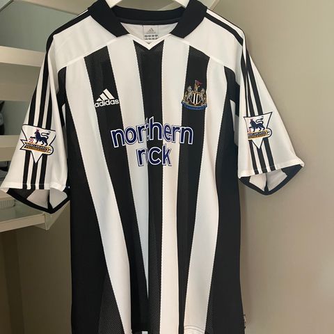 Newcastle United  03/04 drakt med Robert #32