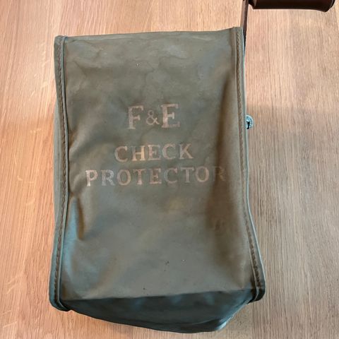 Vintage Hedman F & E Check protector