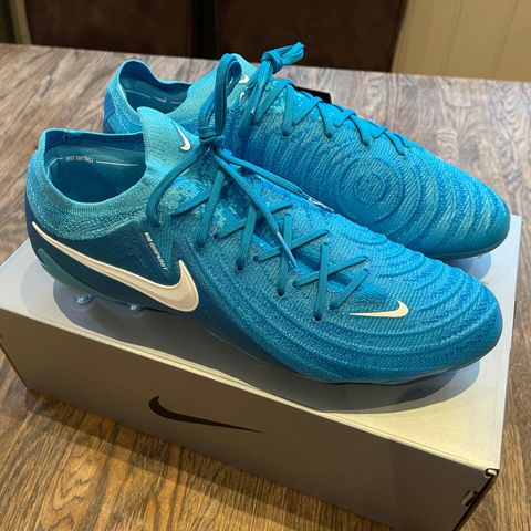 Nike Phantom GX II Elite AG-Pro fotballsko i str 43 selges (helt nye i eske)