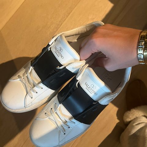 Valentino sneakers strl 40