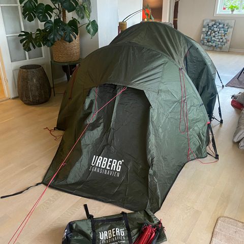 Urberg 2-Person Trekking Tunnel Tent Kombu Green