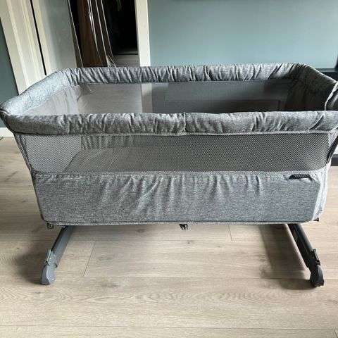 Yngri Tova bedside crib