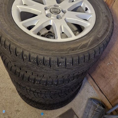 235/60R18 Originale Volvo vinterhjul