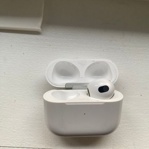 AirPods 3