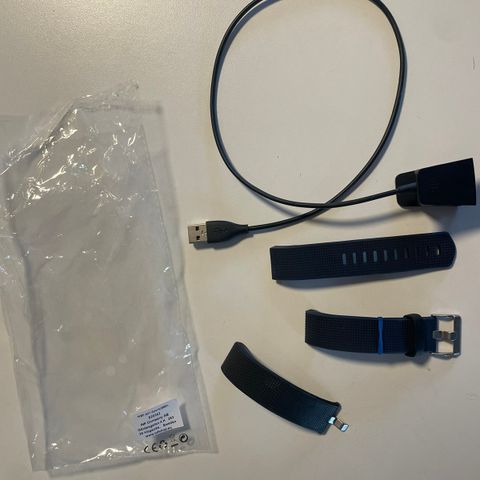 Fitbit 5 reim og ladekabel