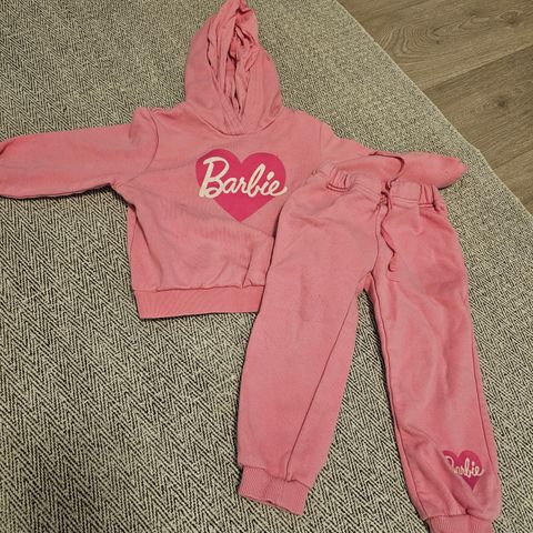 Barbie-sett str 98