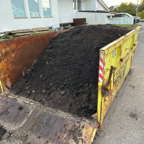 Trenger du jord? Til beplantning eller andre hageprosjekt ?