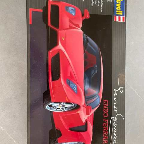 Revell ferrari enzo 1:24