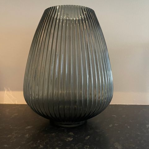 Høy vase