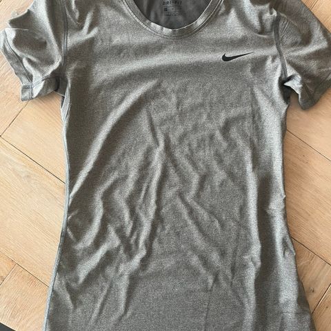 Nike trenings t-skjorte