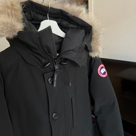 Nesten ubrukt Canada Goose Chateau Parka i str.M