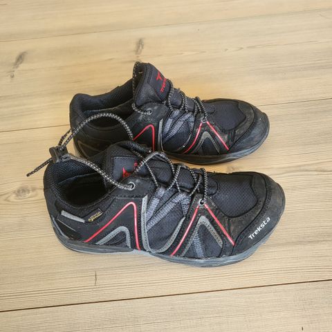 Treksta goretex sko, str 32