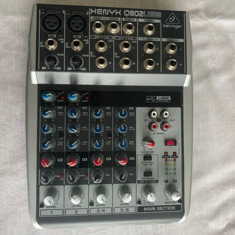 Behringer xenyx q802usb mixer