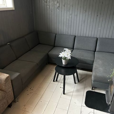 Hjørnesofa gis bort