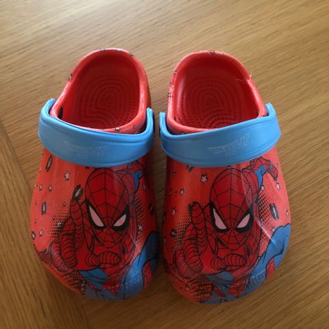 Crocs, tresko spider-man