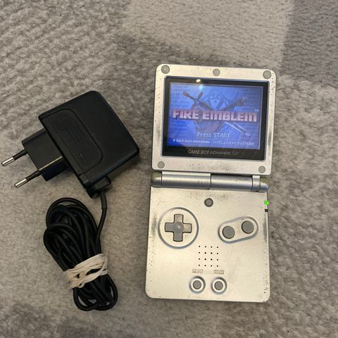 Sølv Nintendo Gameboy Advance SP