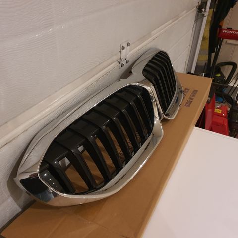 Grill til BMW 3serie stv.  2021mod. Blank.