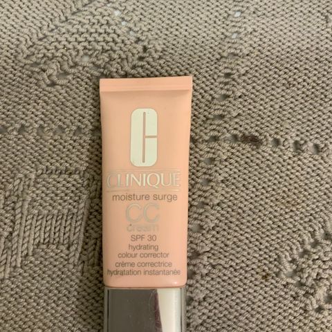 CLINIQUE  Moisture Surge CC Cream SPF 30