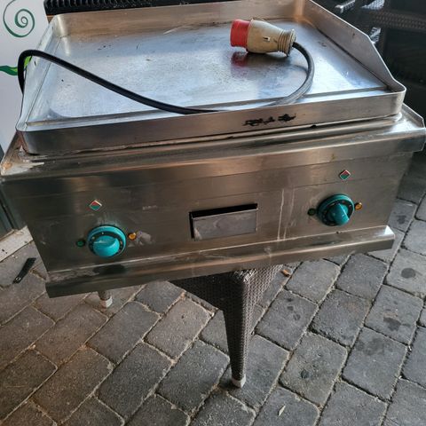 2 stk flattgrill (400v) til salgs