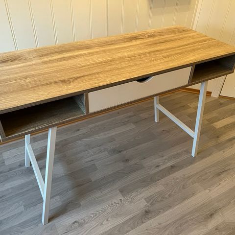 Skrivebord ABBETVED 48x120 eik/hvit fra jysk