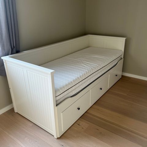 Hemnes IKEA seng