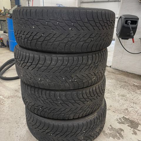 Nokian Hakkapeliitta  Piggfri vinterdekk. R3 SUV 255/55 R 20 110R