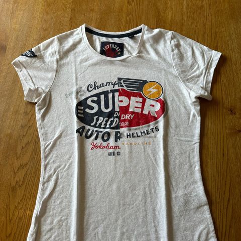 Hvit Superdry T-skjorte Small