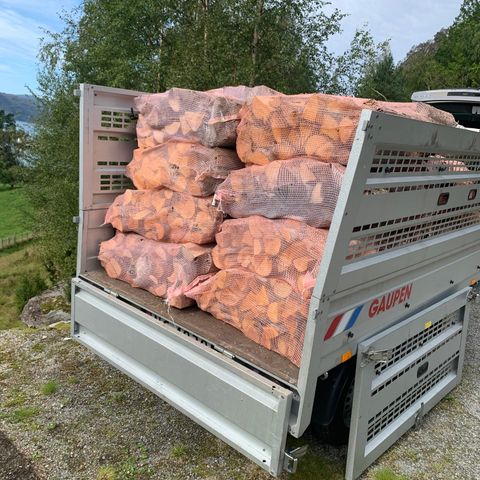 Tørr blandings ved til vinteren. 60L sekker