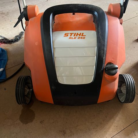 Stihl RLE 240 mosefjerner/plenlufter