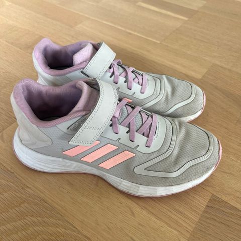 Adidas joggesko str. 36,5